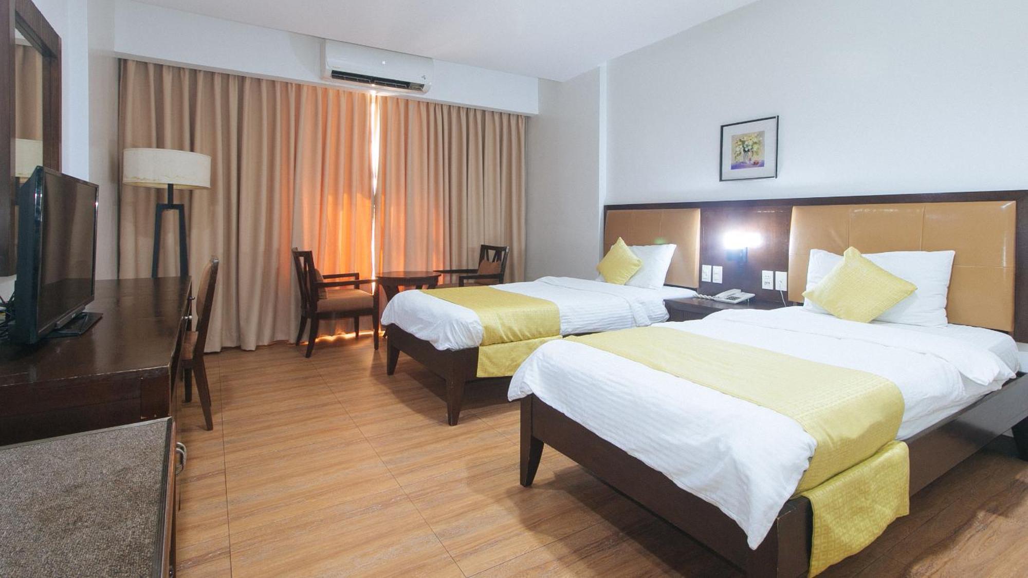 Bliss Hotel San Fernando Pampanga City Экстерьер фото