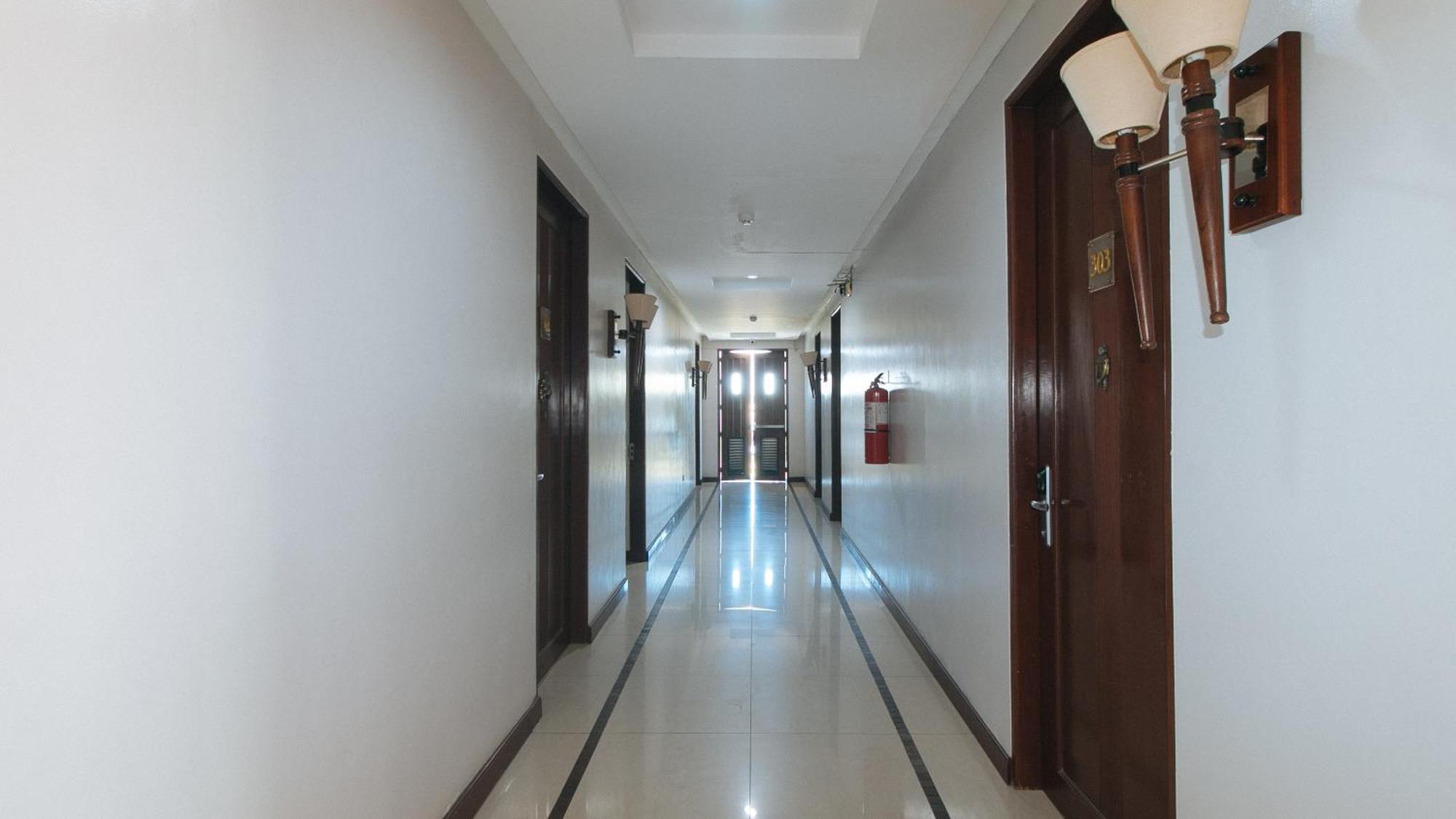 Bliss Hotel San Fernando Pampanga City Экстерьер фото
