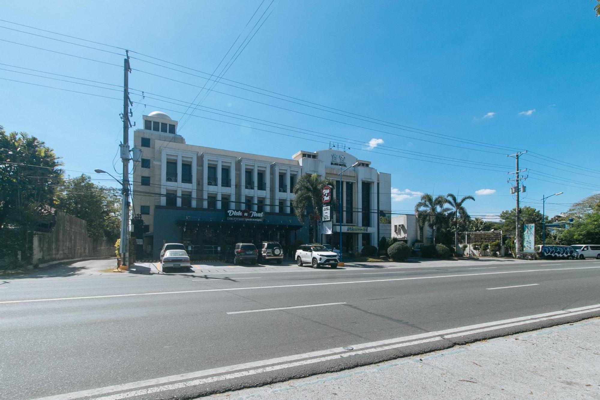 Bliss Hotel San Fernando Pampanga City Экстерьер фото